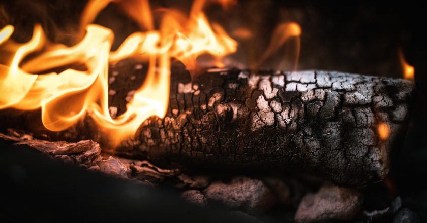 Dinas Damkar Tanggamus Gelar Penyemprotan Disinfektan di SPBU dalam Rangka Bulan Kesehatan